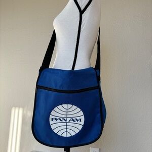 Pan Am Messenger Crossbody Bag Blue White Airlines Promo TV Show Zippers Zip Up